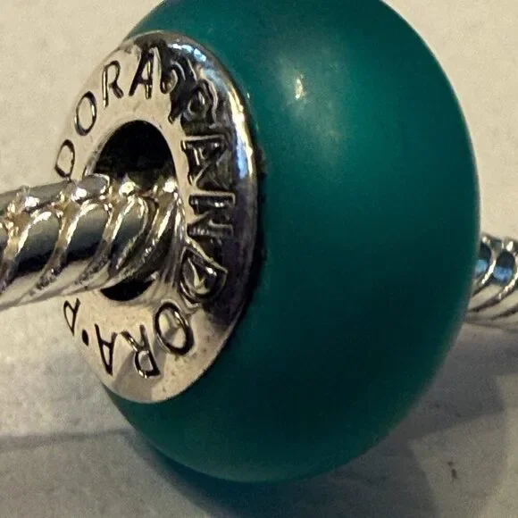 Authentic Pandora Green Matte Murano Glass Charm - Picture 3 of 6
